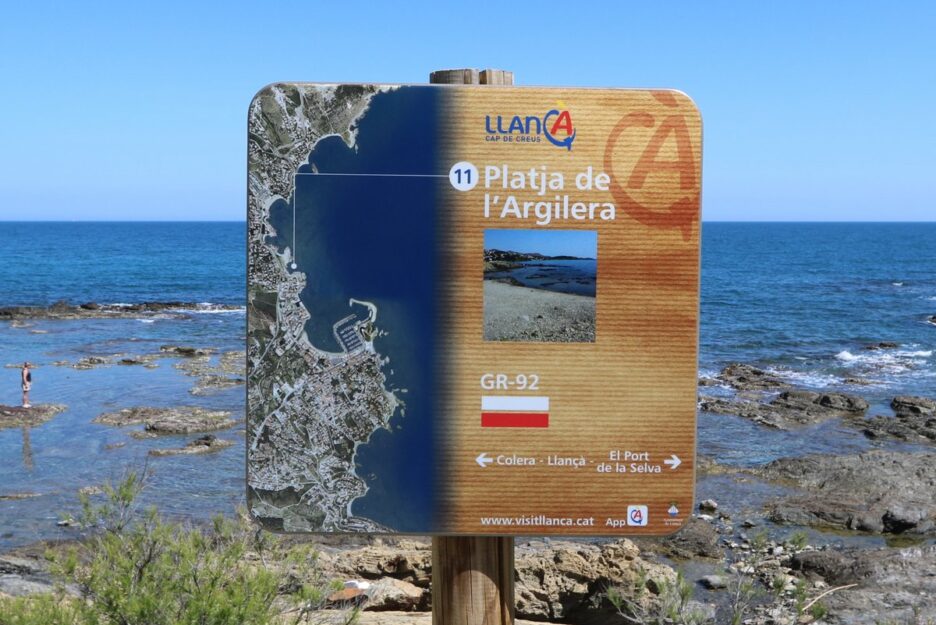 Lists and maps of the hiking and cycling routes in the Costa Brava