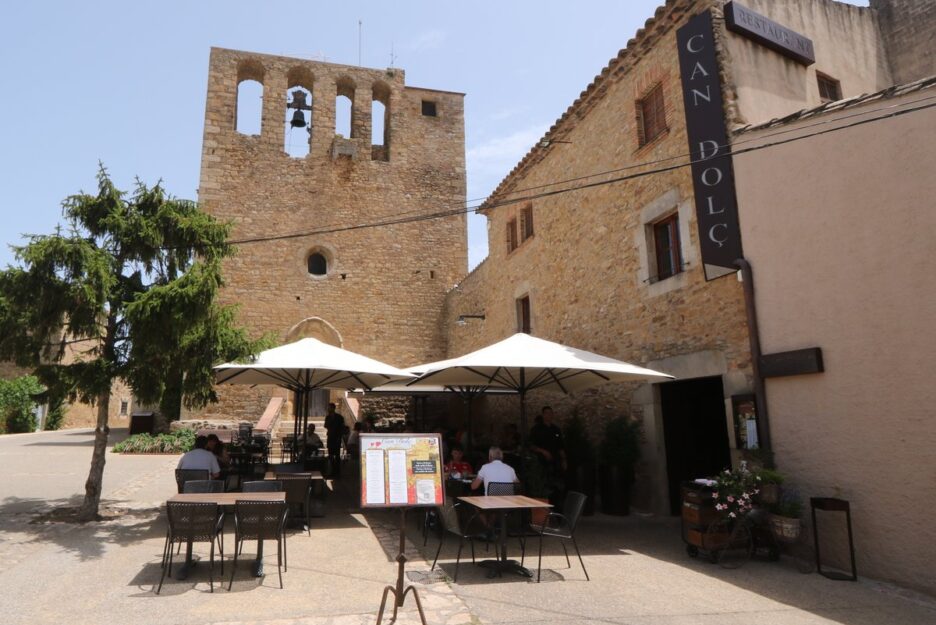 Restaurants in rural houses